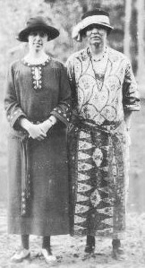  Eleanor & Claudia Phelps, c. 1923